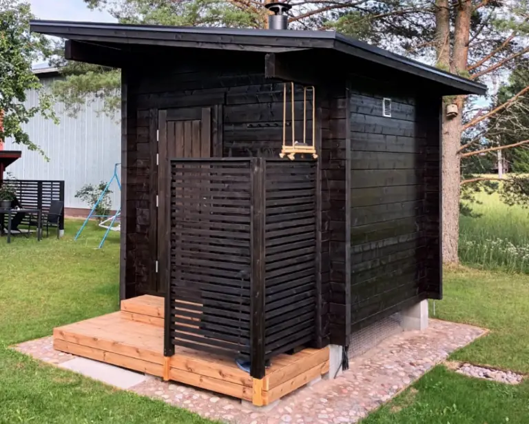 Pihasauna 6 takaapäin