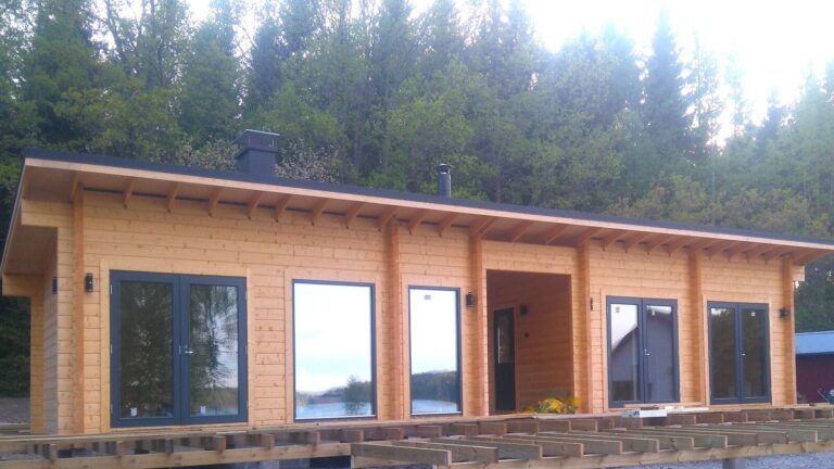 Hirsimökki 44 julkisivu 2 (2)